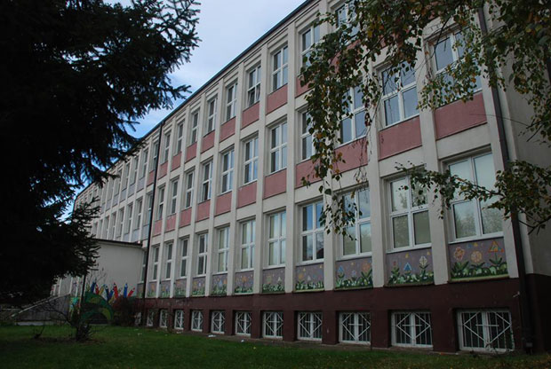 ПРОТЕСТ НАСТАВНИКА У МЛАДЕНОВЦУ: Директора смењује само министар